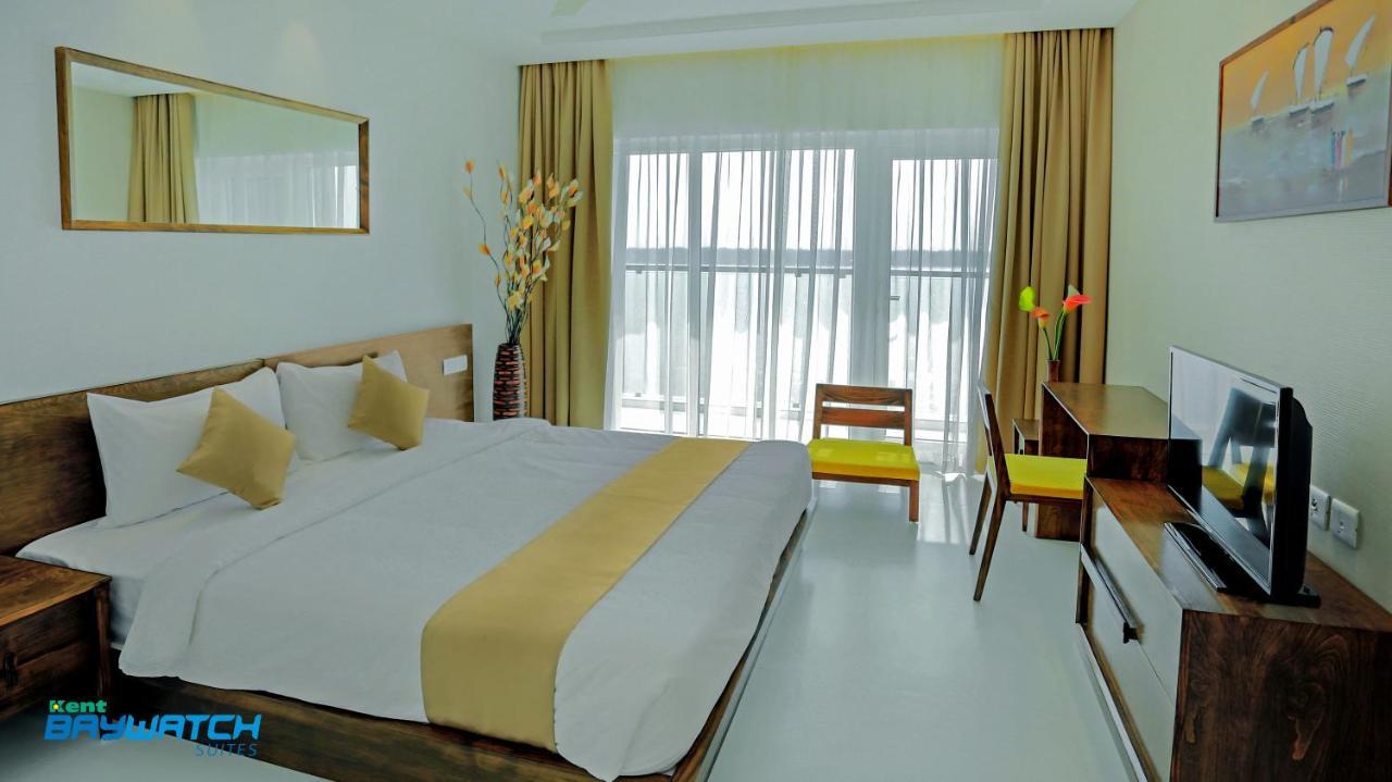 Kent Baywatch Suites Kochi Esterno foto