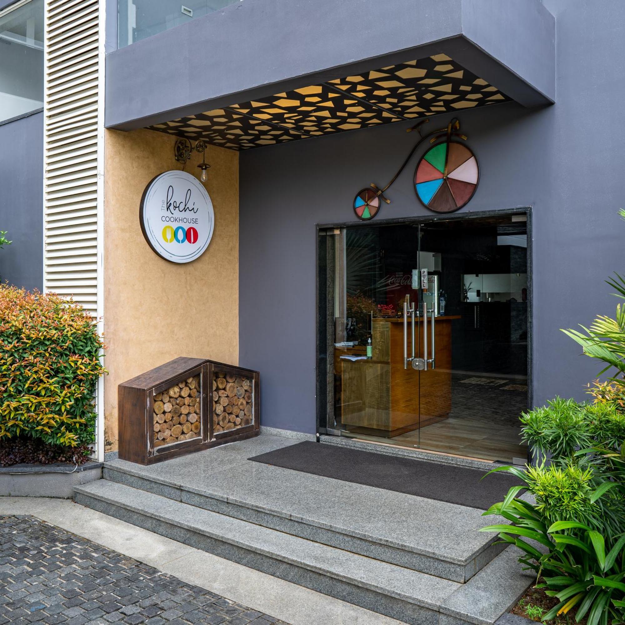 Kent Baywatch Suites Kochi Esterno foto