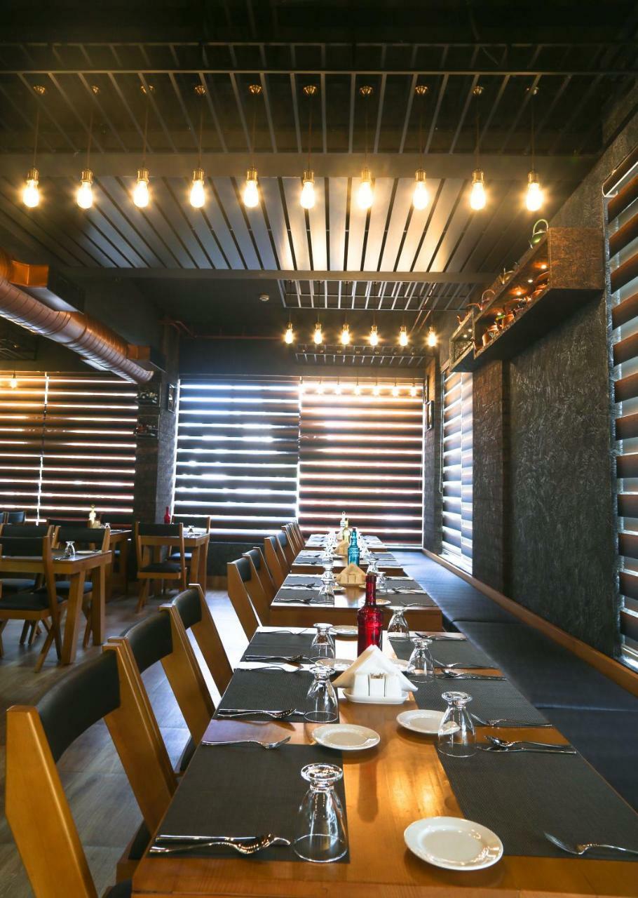 Kent Baywatch Suites Kochi Esterno foto